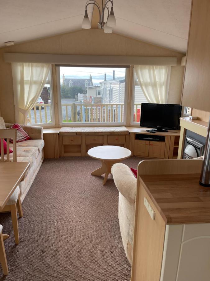 Beautiful 2-Bed Static Caravan Нютън Стюарт Екстериор снимка